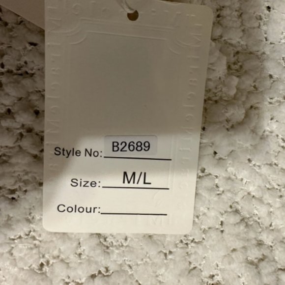 Off White Popcorn Sweater with Hood   T63020ML  NWT Boutique - Picture 8 of 11